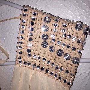 Beautiful airy dress w/ crystals ✨